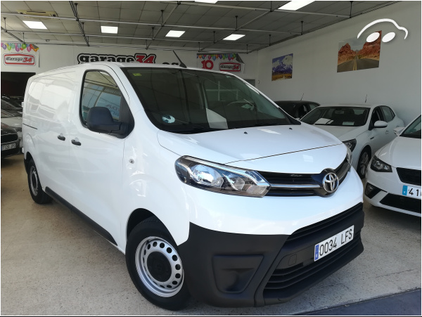 Toyota PROACE business 1