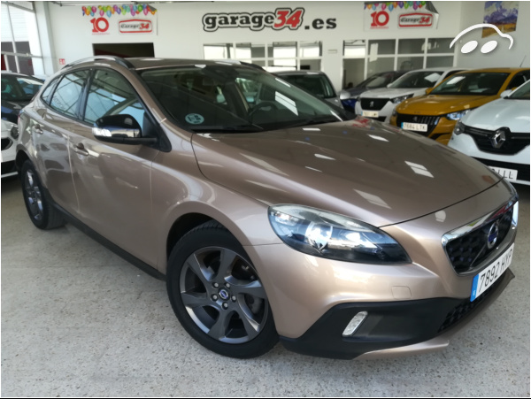 Volvo V40 Cross Country momentum 1