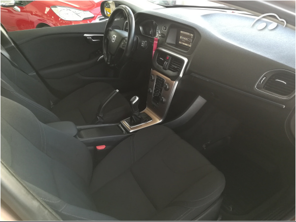 Volvo V40 Cross Country momentum 5