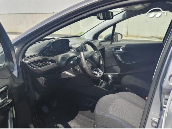 Peugeot 208 1.2 7