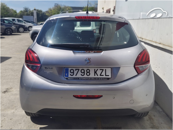Peugeot 208 1.2 6
