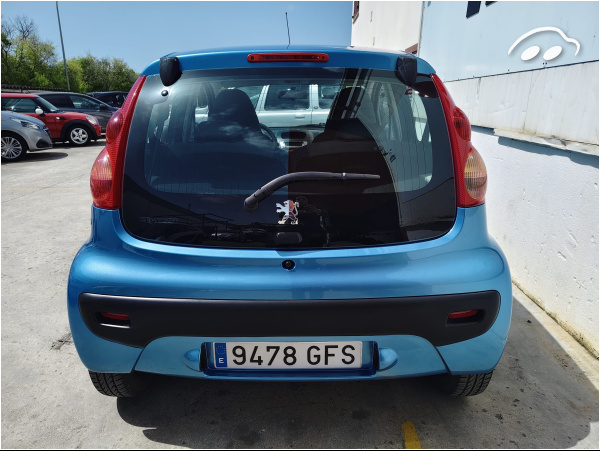 Peugeot 107 1.0 6