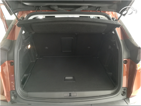 Peugeot 3008 SUV ALLURE 8