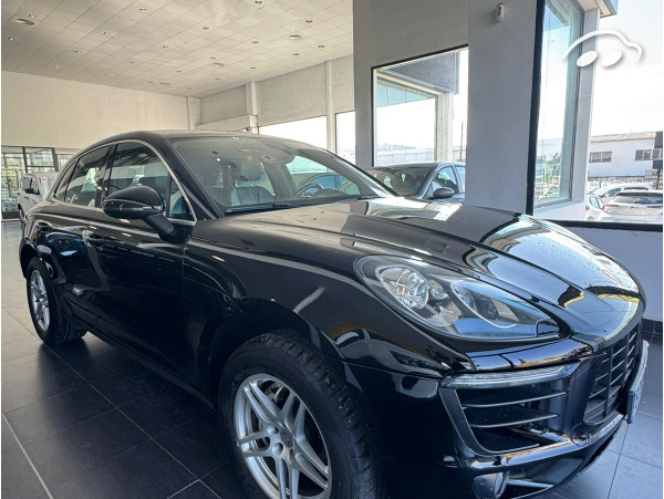 Porsche Macan  3