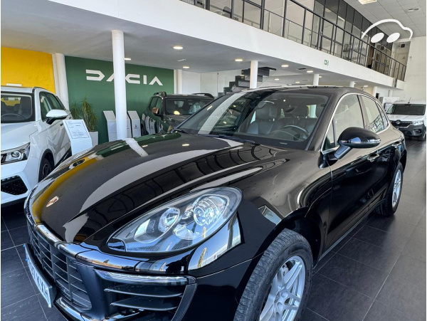 Porsche Macan  4