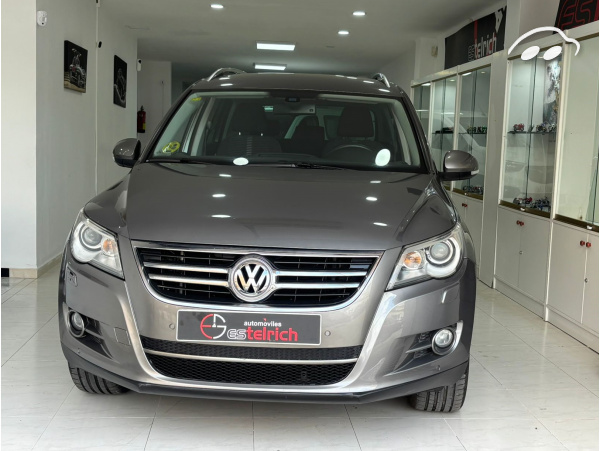 Volkswagen Tiguan  8