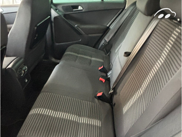 Volkswagen Tiguan  4