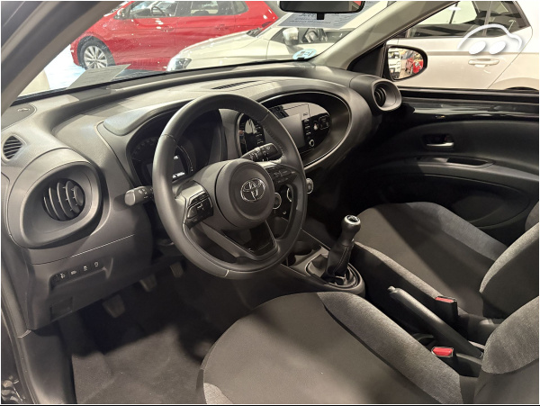 Toyota Aygo 1.0 PLAY 6