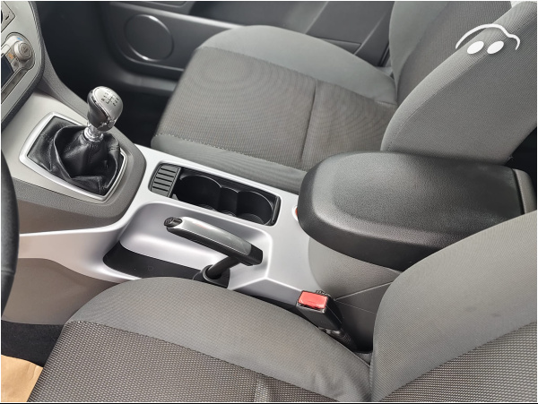 Ford Kuga  12