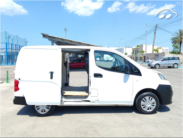 Nissan Nv200  10