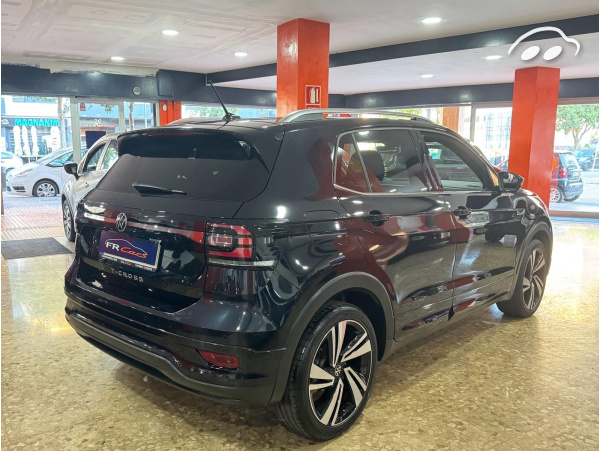 Volkswagen T-cross 1.5 R LINE AUTOMÁTICO 6