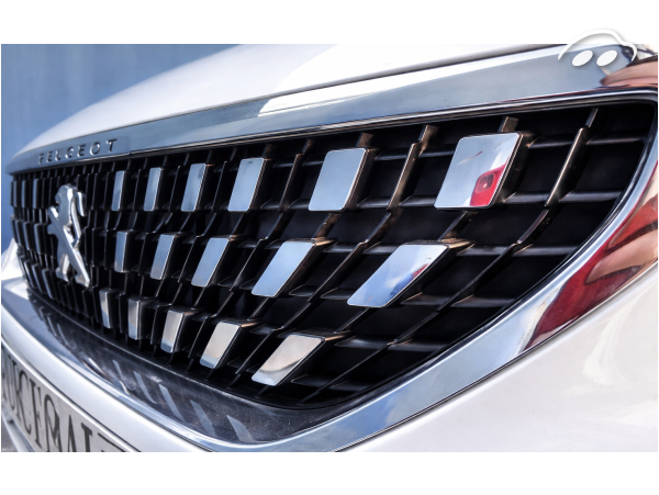Peugeot 3008 Allure 130Cv 8