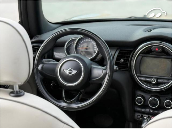 Mini Cabrio Cooper  Aut. 5