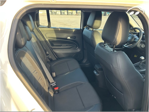 Jeep Avenger ALTITUDE 8