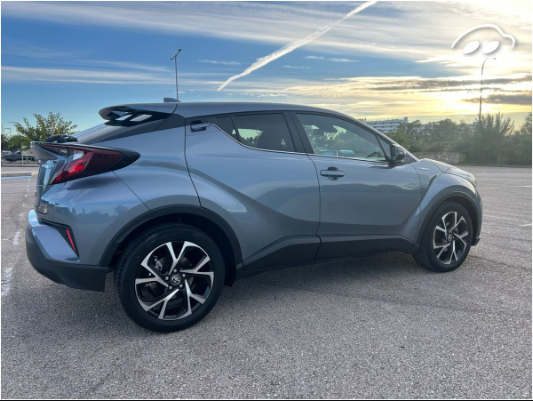 Toyota C-HR 1.8 125H ADVANCE 2