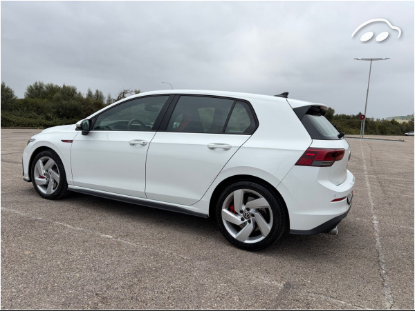 Volkswagen Golf VIII GTI 2.0 TSI 245cv 4