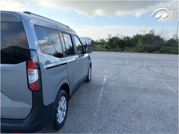 Ford Tourneo courier TITANIUM 4